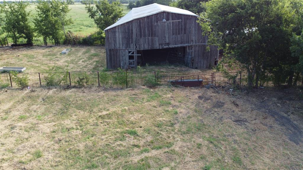00 Fm 512 Property Photo 9