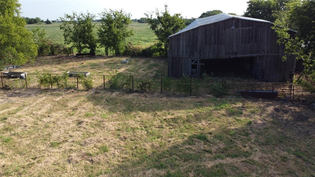 00 Fm 512 Property Photo 16