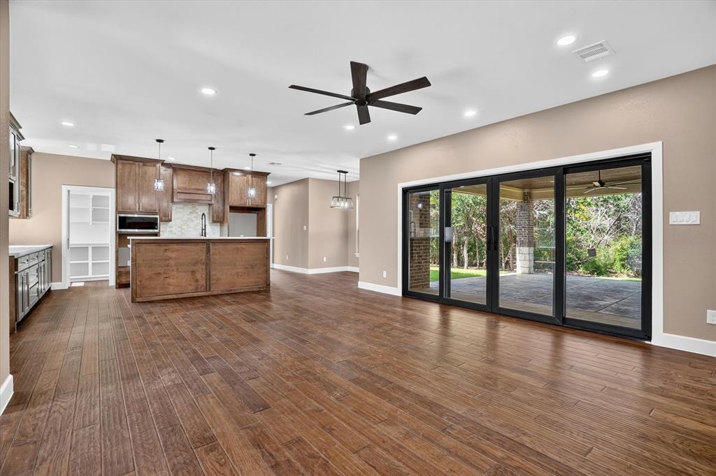 6400 Crapemyrtle Drive Property Photo 9