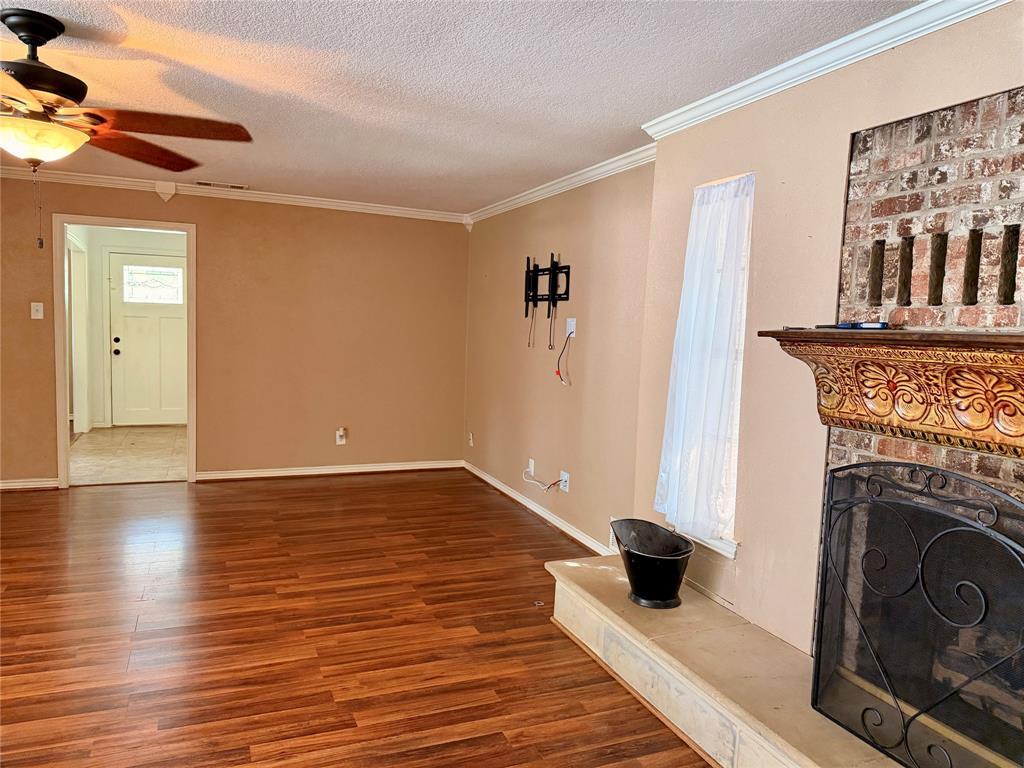 201 Collins Drive Property Photo 7
