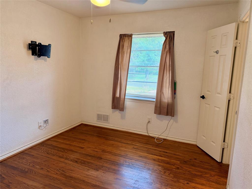 201 Collins Drive Property Photo 9