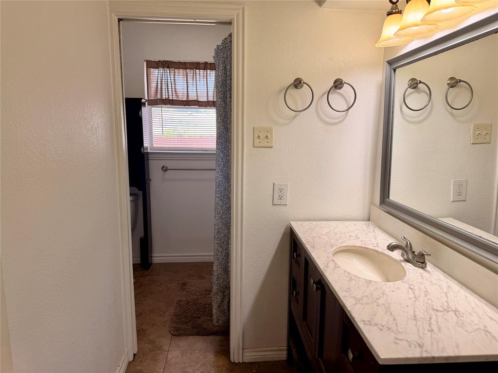 201 Collins Drive Property Photo 14