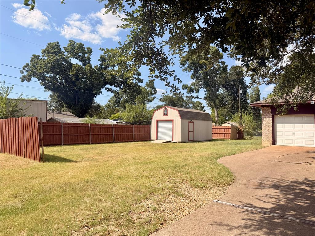 201 Collins Drive Property Photo 20