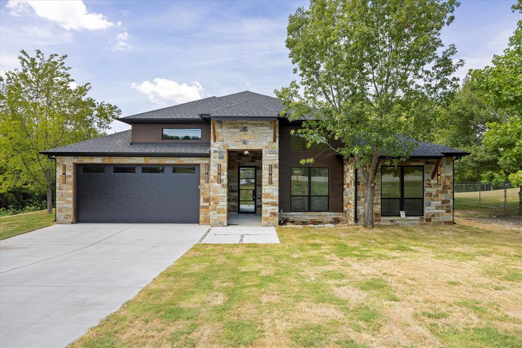 210 Knob Hill Drive Property Photo 1