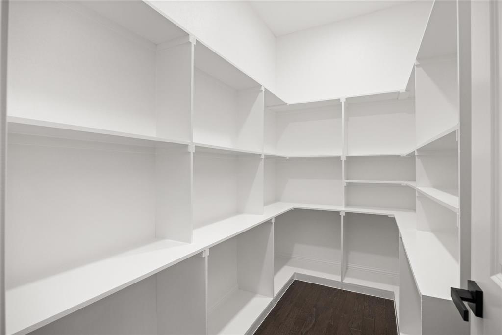 210 Knob Hill Drive Property Photo 13