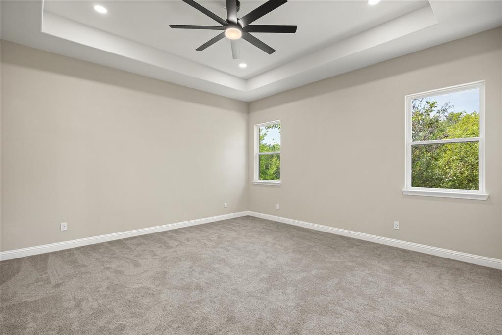 210 Knob Hill Drive Property Photo 14