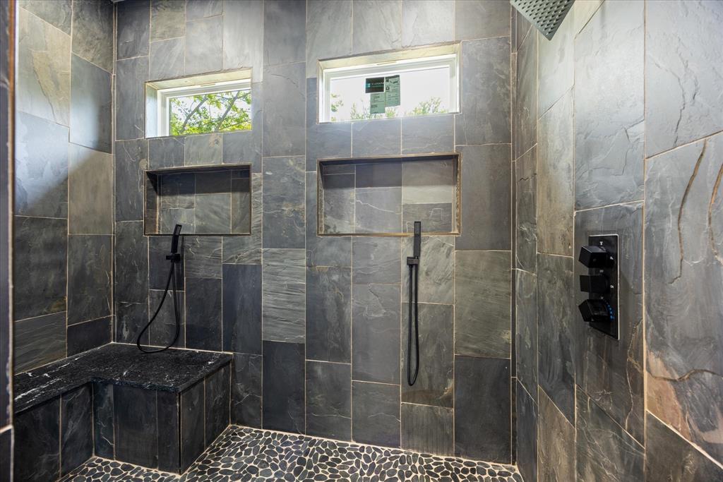 210 Knob Hill Drive Property Photo 18