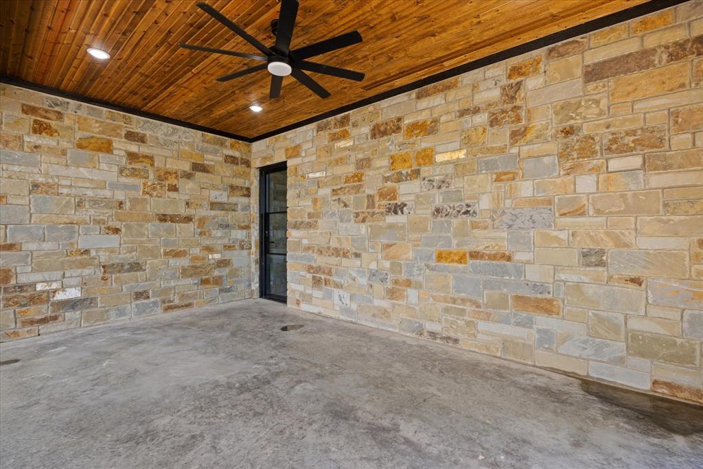 210 Knob Hill Drive Property Photo 32