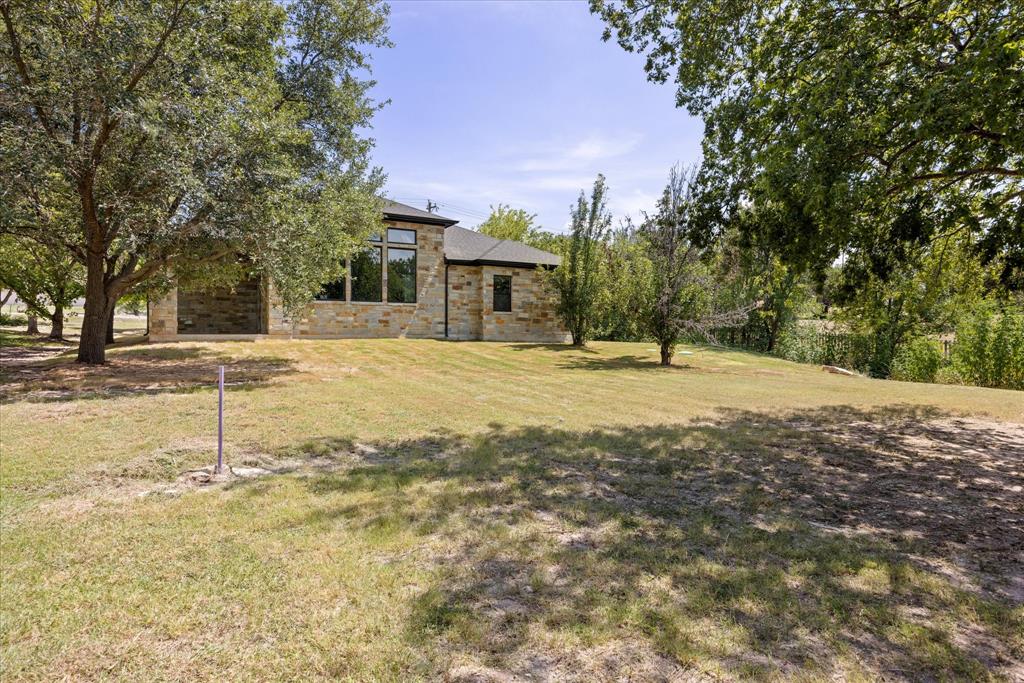 210 Knob Hill Drive Property Photo 34