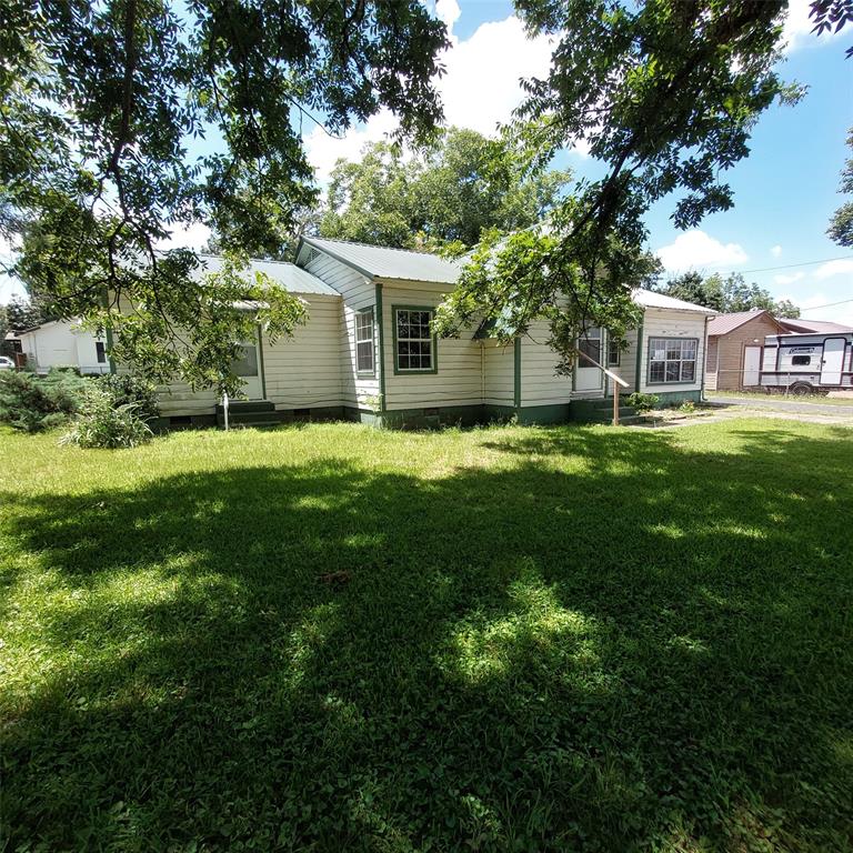 111 Se Avenue N Property Photo 2