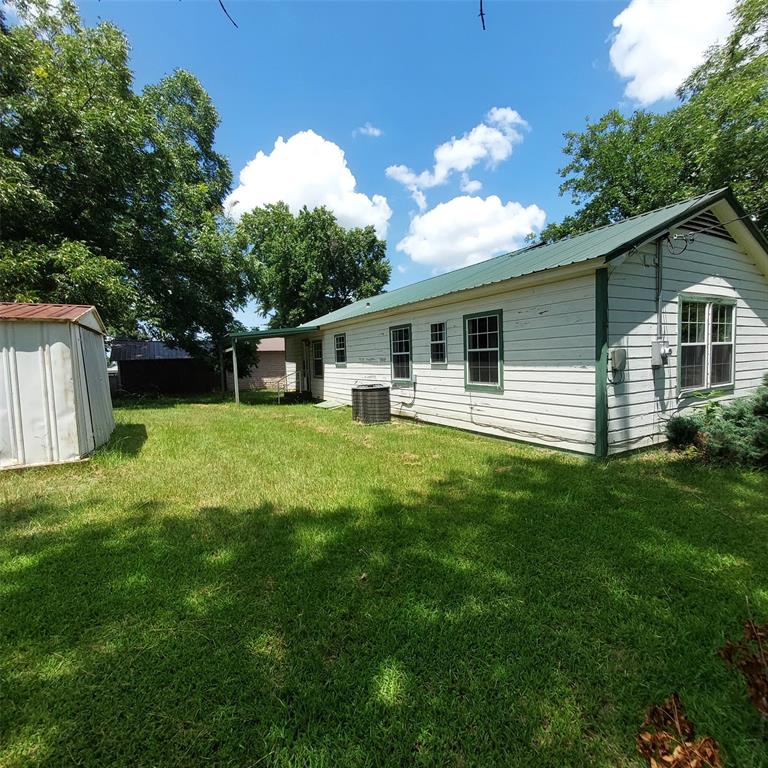 111 Se Avenue N Property Photo 4