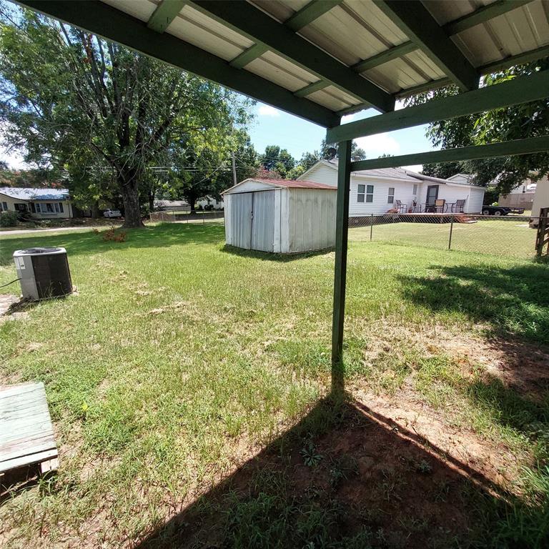 111 Se Avenue N Property Photo 5