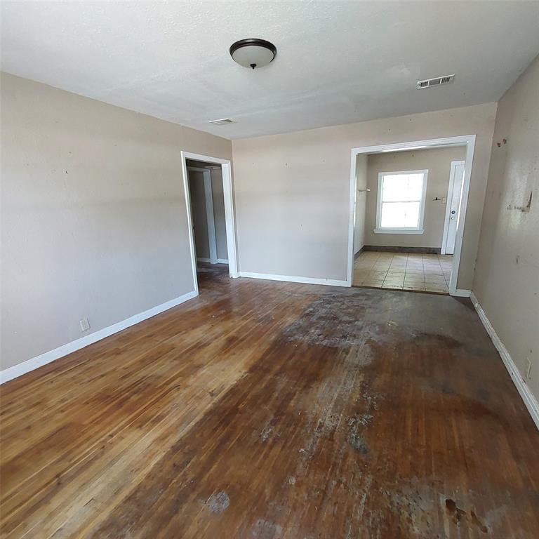 111 Se Avenue N Property Photo 8