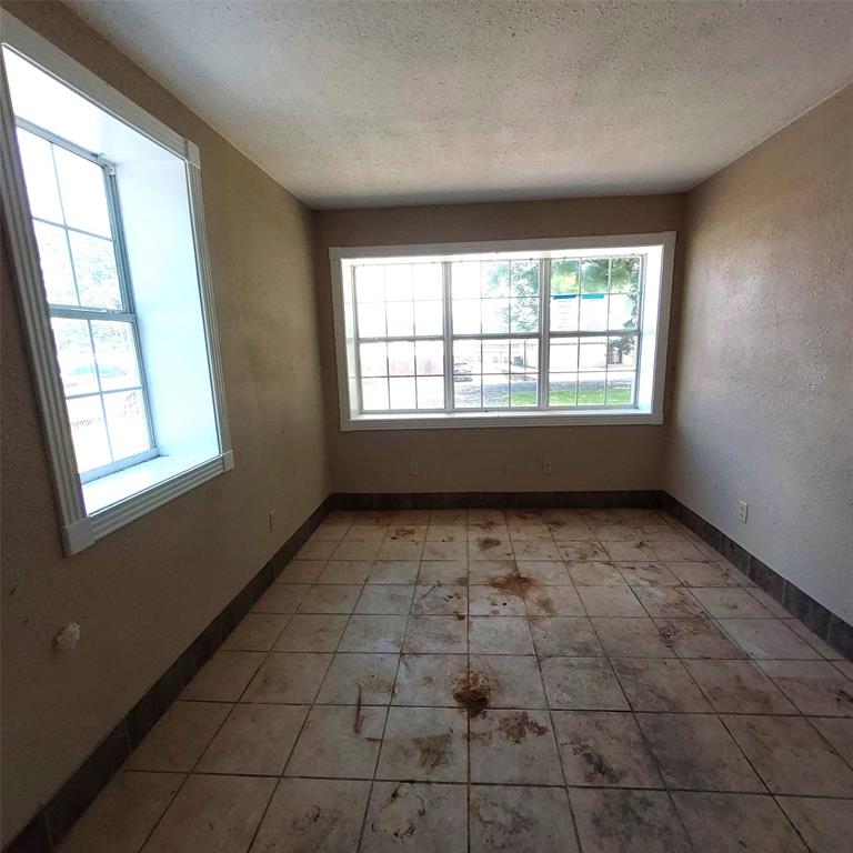 111 Se Avenue N Property Photo 9