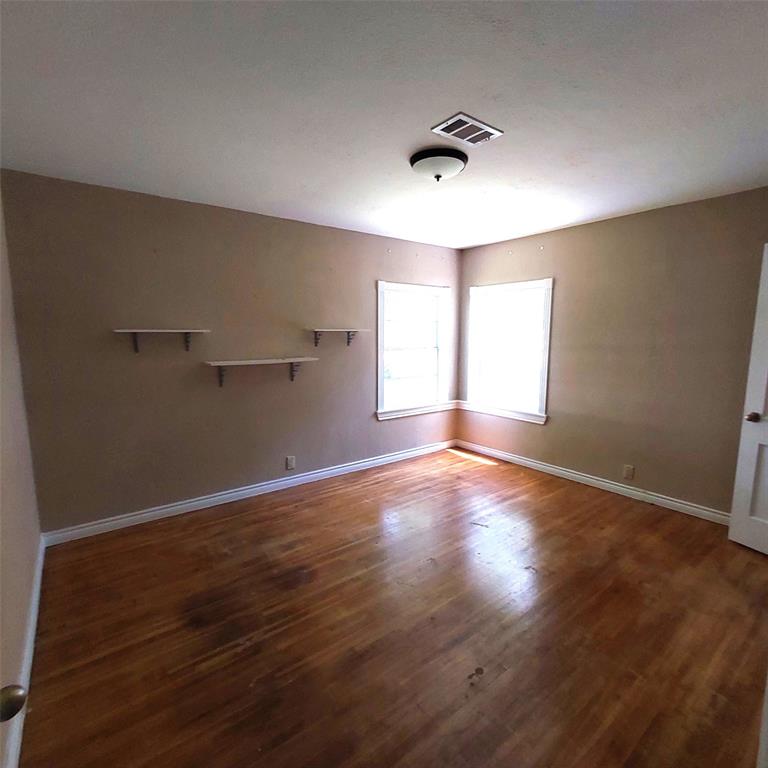 111 Se Avenue N Property Photo 13