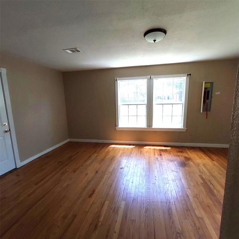 111 Se Avenue N Property Photo 17