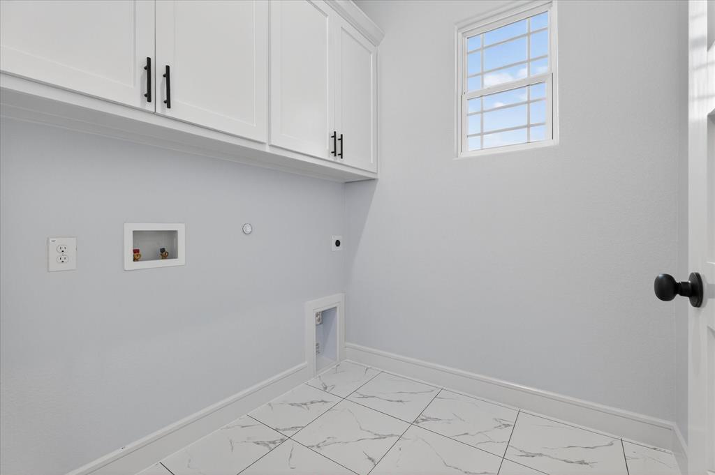 860 Alondrita Street Property Photo 25
