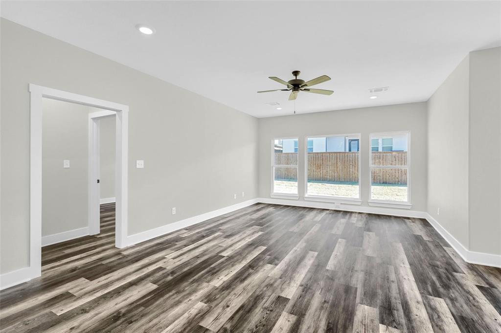 1807 Boxwood Drive Property Photo 4