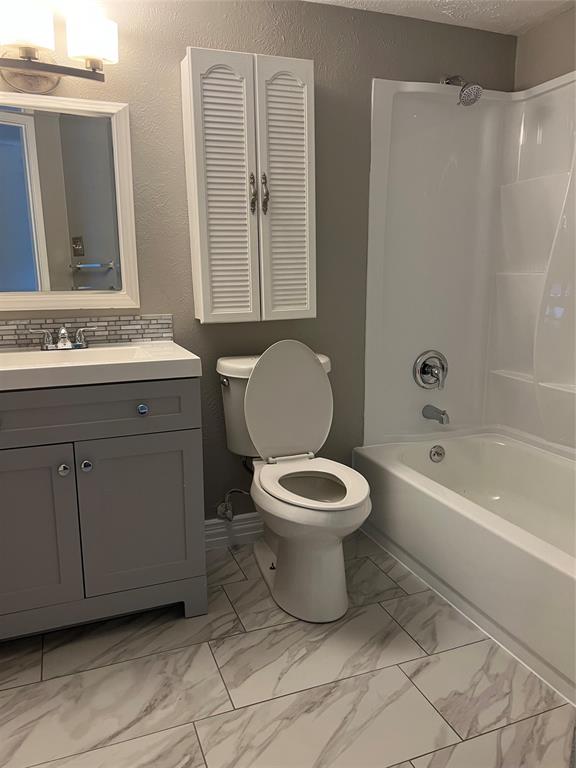 2101 Pennington Drive Property Photo 9