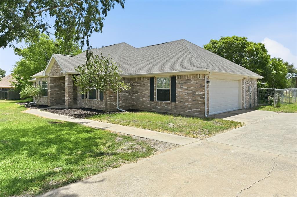 8109 N Water Tower Road Property Photo 1