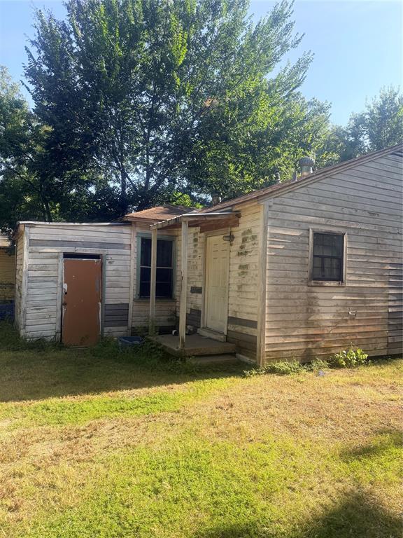6201 Canal Boulevard Property Photo 2