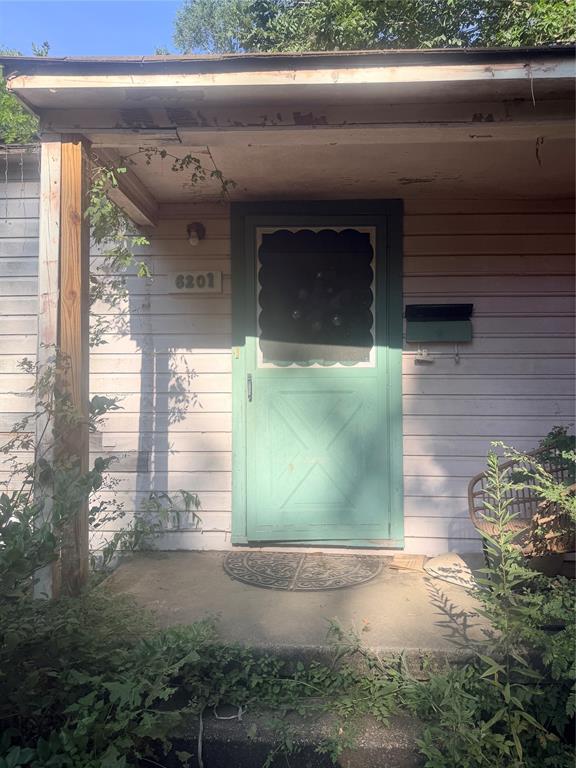 6201 Canal Boulevard Property Photo 8