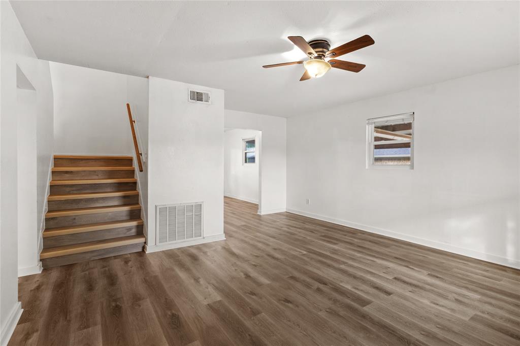 6301 Sydney Drive Property Photo 5