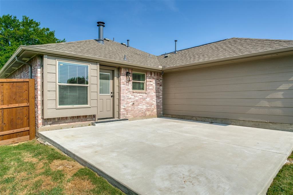 2212 Silverthorn Lane Property Photo 23