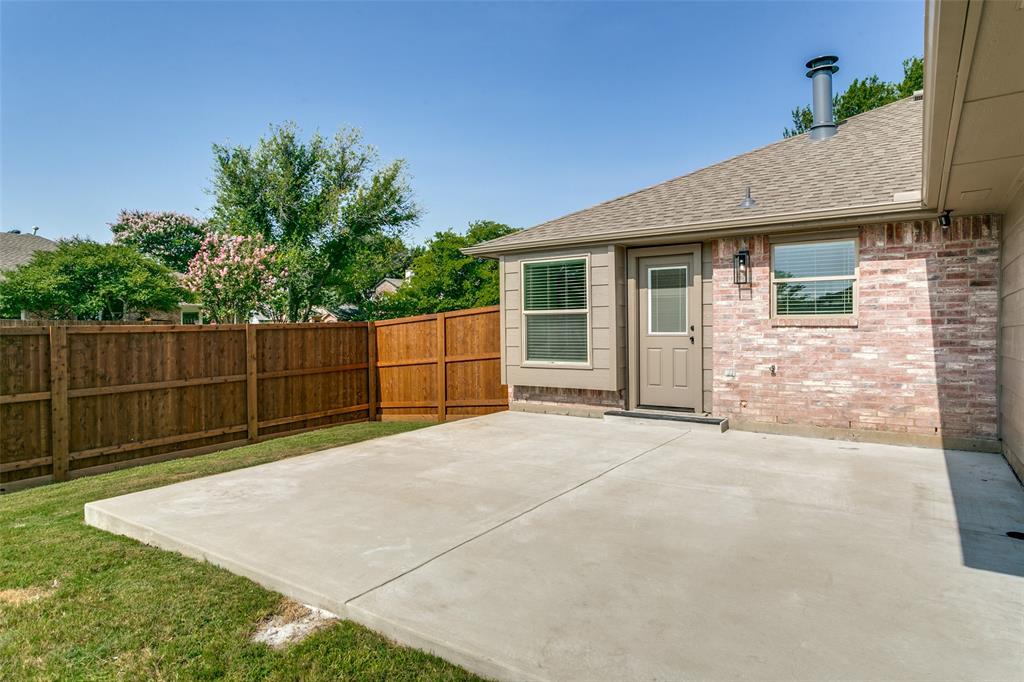 2212 Silverthorn Lane Property Photo 24