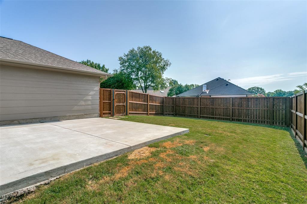 2212 Silverthorn Lane Property Photo 25