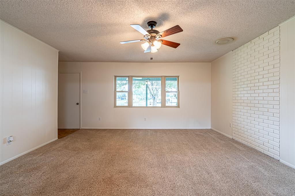 4620 E Holiday Estates Court Property Photo 6