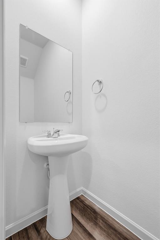 2106 Meadow Park Drive Property Photo 5
