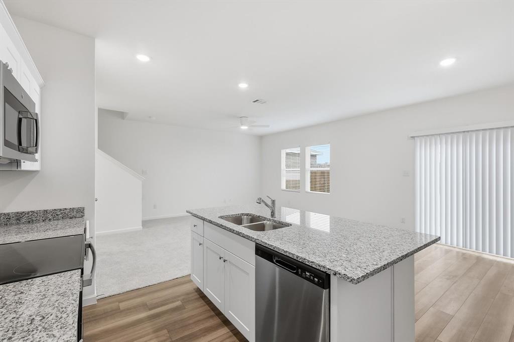 2106 Meadow Park Drive Property Photo 15
