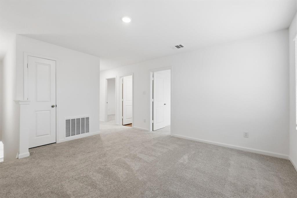 2106 Meadow Park Drive Property Photo 18