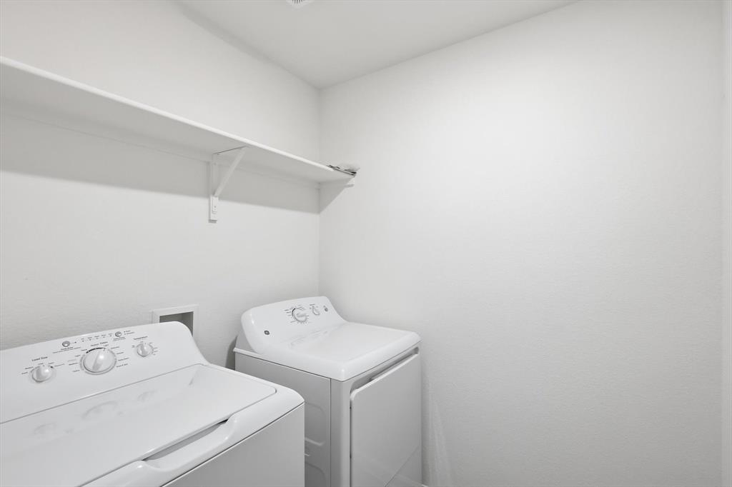 2106 Meadow Park Drive Property Photo 20