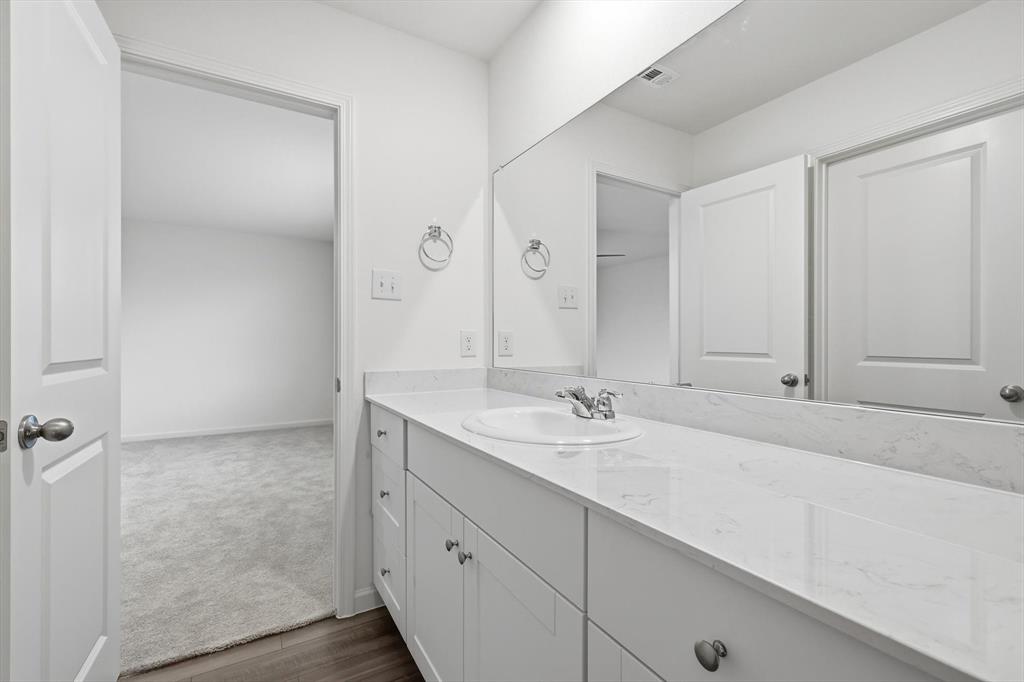 2106 Meadow Park Drive Property Photo 25