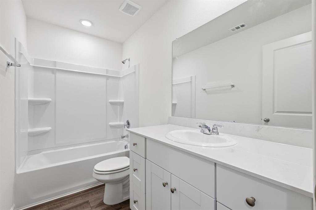 2106 Meadow Park Drive Property Photo 29