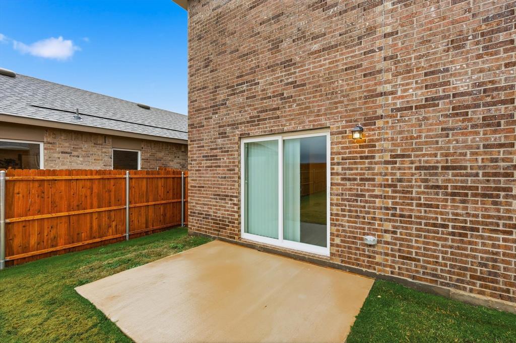 2106 Meadow Park Drive Property Photo 34