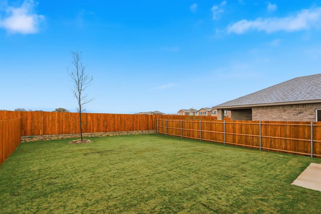 2106 Meadow Park Drive Property Photo 38