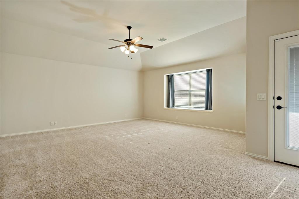 208 Gatwick Court Property Photo 16