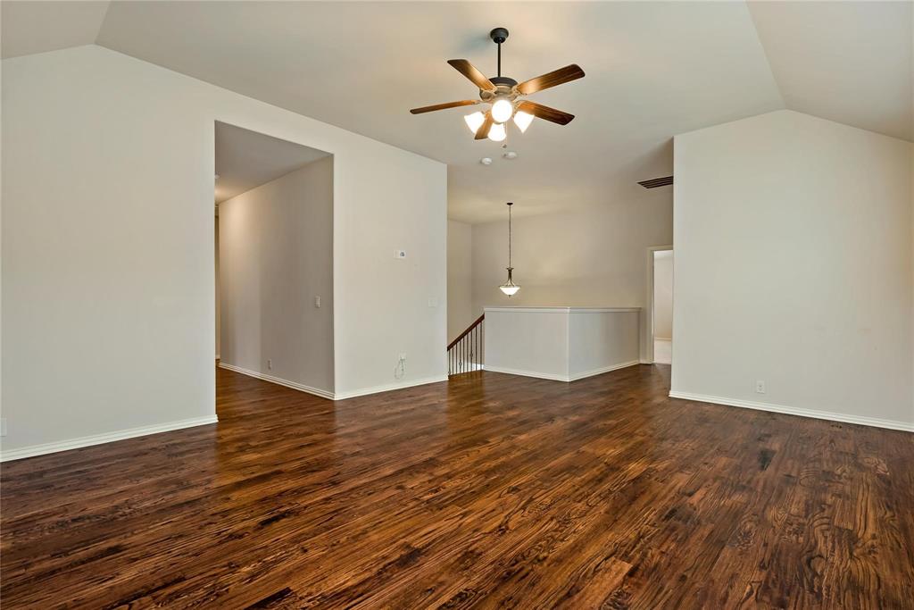 208 Gatwick Court Property Photo 25