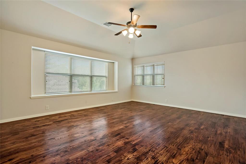 208 Gatwick Court Property Photo 31