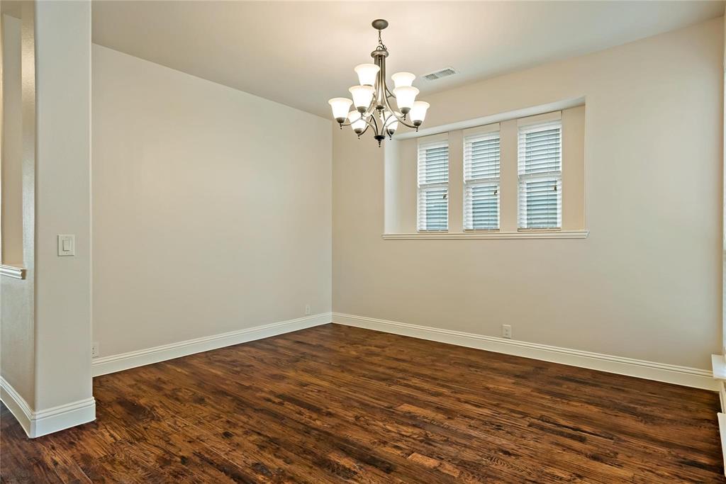 208 Gatwick Court Property Photo 32