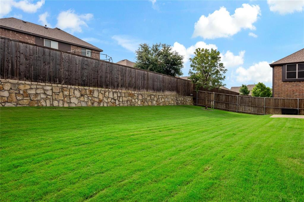 208 Gatwick Court Property Photo 36