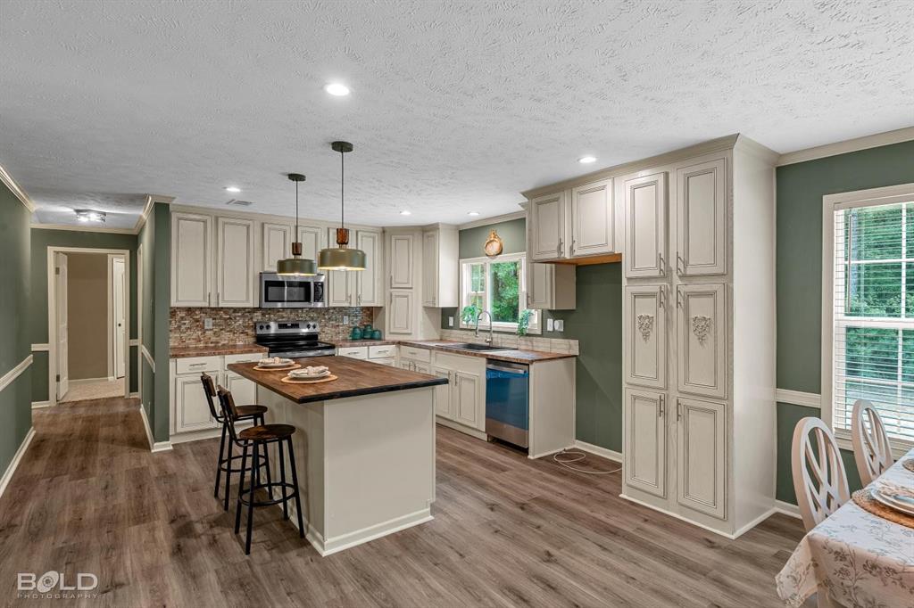 9590 Deren Property Photo 13
