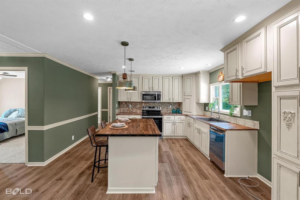 9590 Deren Property Photo 14