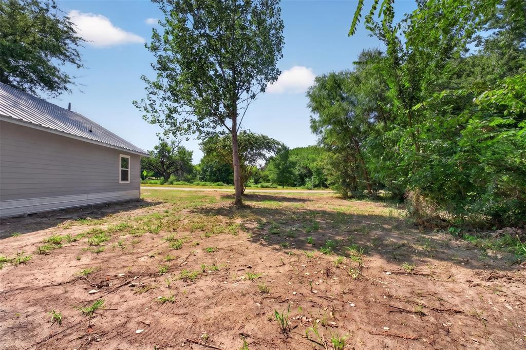 50 Fm 2890 Property Photo 3