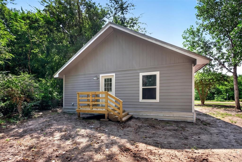 50 Fm 2890 Property Photo 4