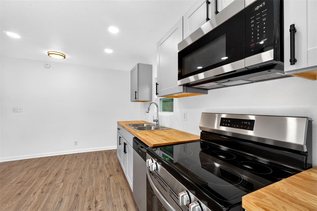 50 Fm 2890 Property Photo 11