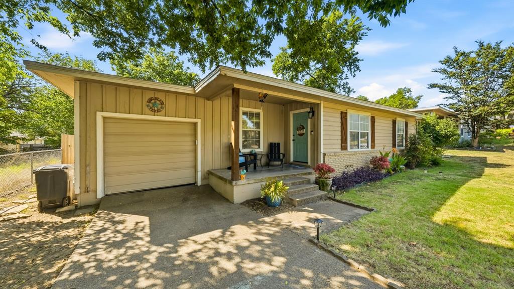 1305 S Lamar Street Property Photo 1
